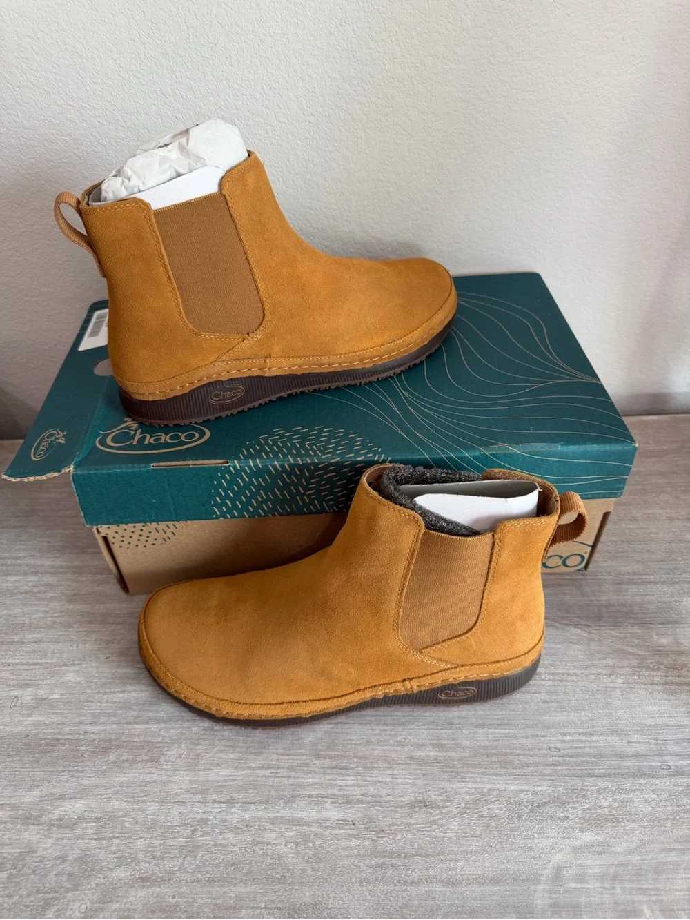 Chaco Paonia Chelsea Caramel Brown Wool Lined Suede Nonskid Ankle Boots 9